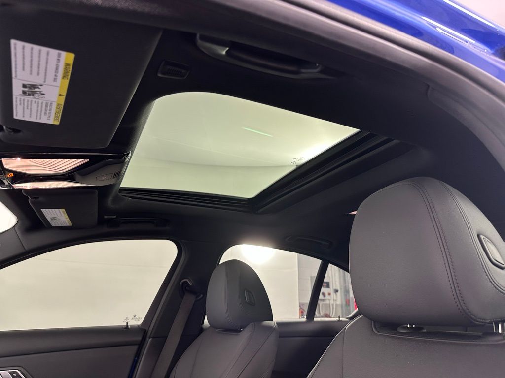Thumbnail: 2021 BMW 3 Series - 23