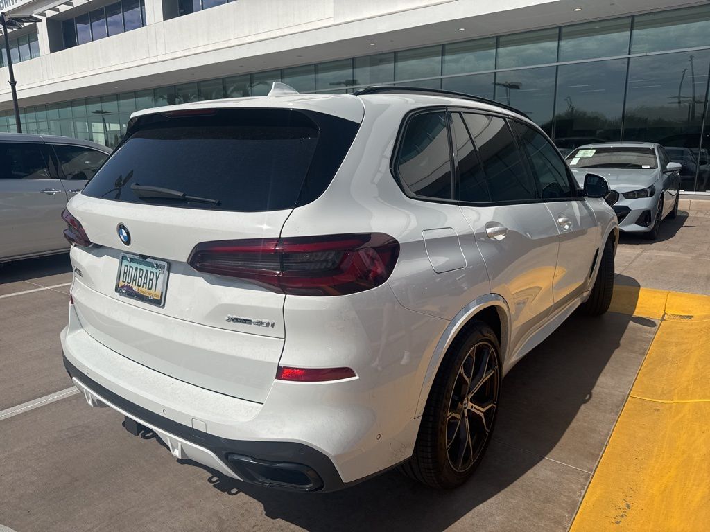 Thumbnail: 2021 BMW X5 - 4