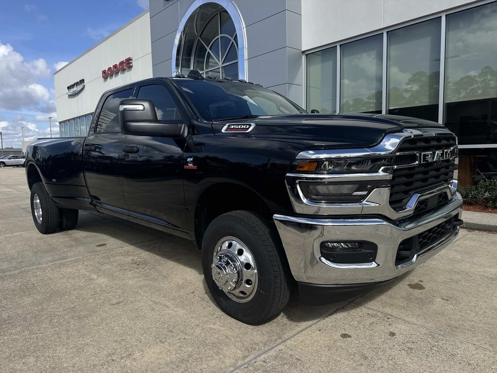 2026 RAM 3500 Tradesman Crew Cab LB DRW 4WD
