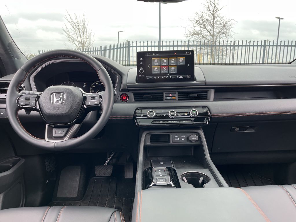 Thumbnail: 2025 Honda Pilot - 16