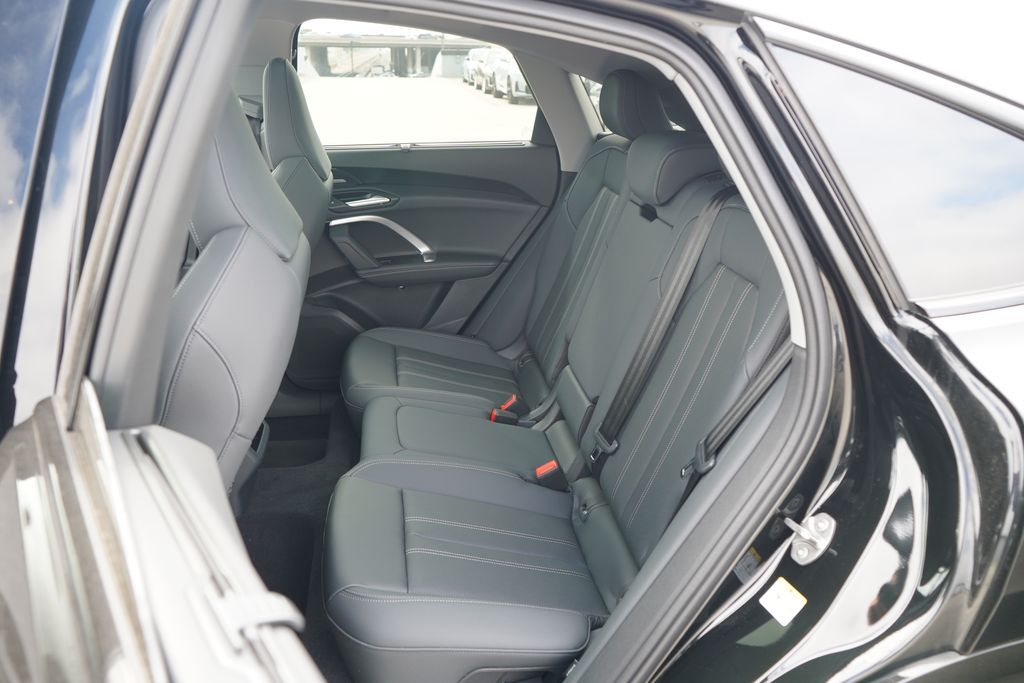 Thumbnail: 2026 Audi Q5 - 8
