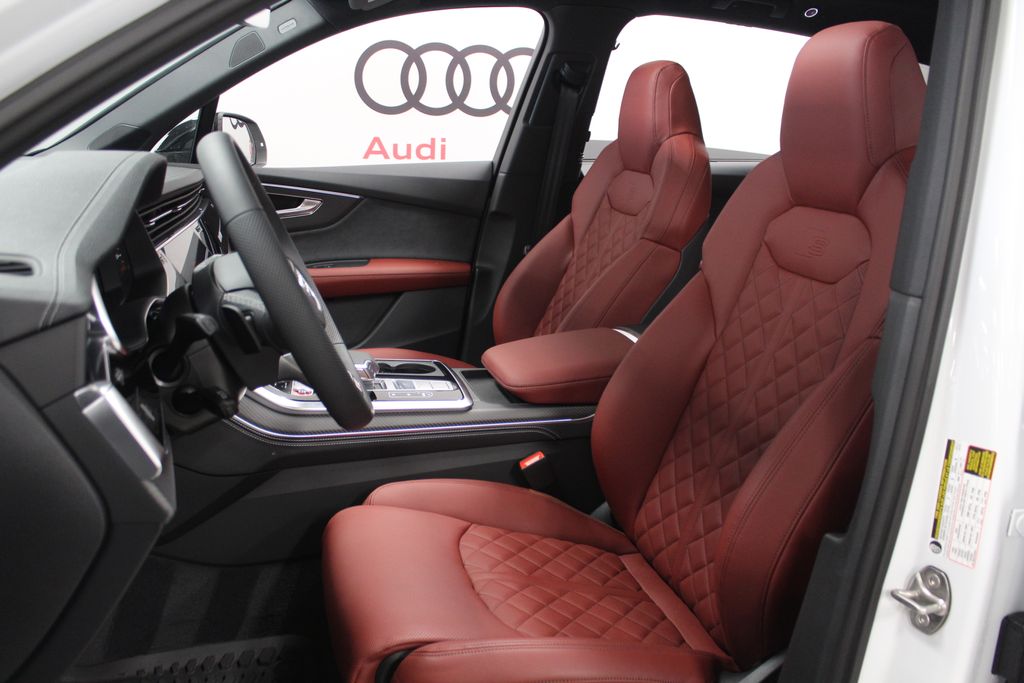 Thumbnail: 2026 Audi SQ7 - 13