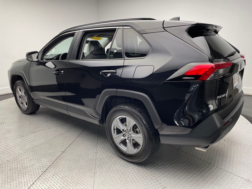 2022 Toyota RAV4 XLE 7