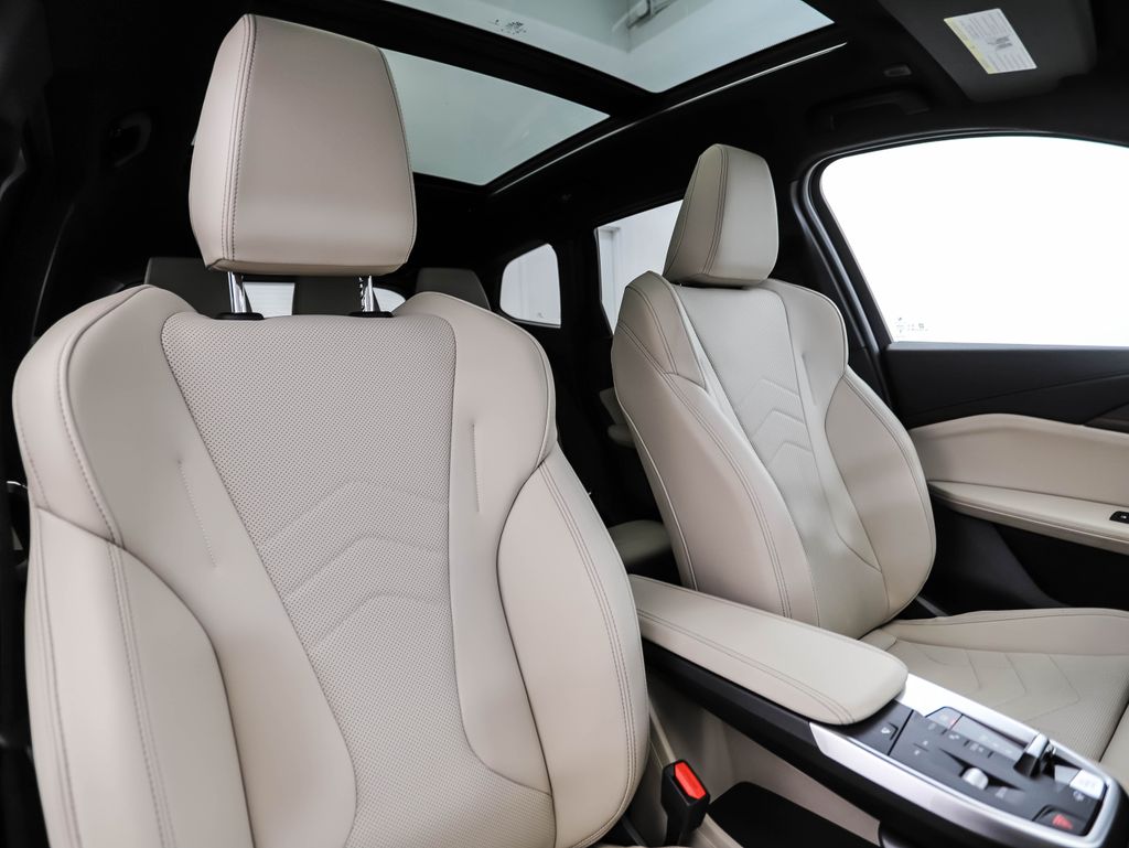Thumbnail: 2025 BMW X1 - 31