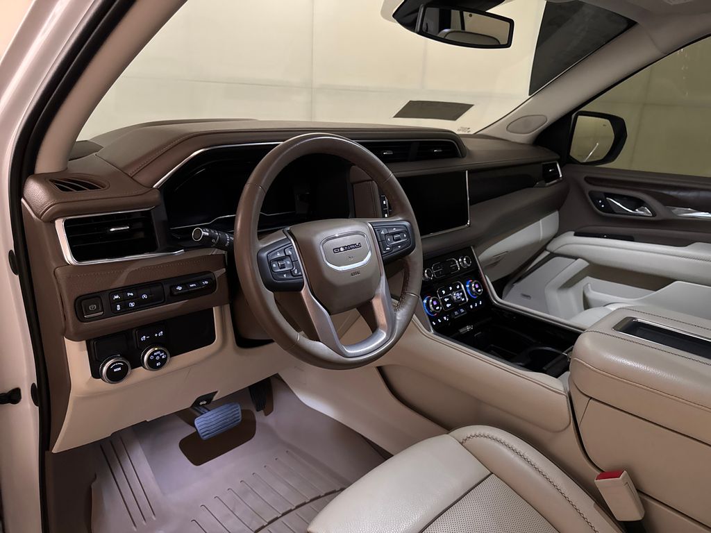 2023 White Frost Tricoat GMC Yukon Denali RWD SUV