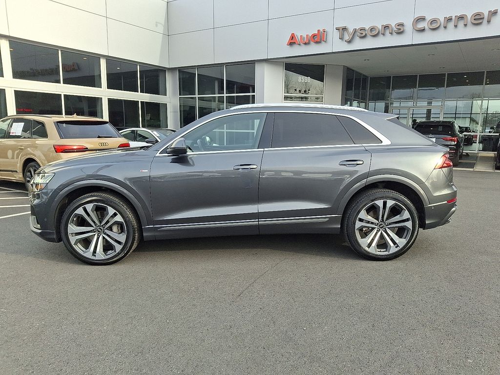 Thumbnail: 2022 Audi Q8 - 7