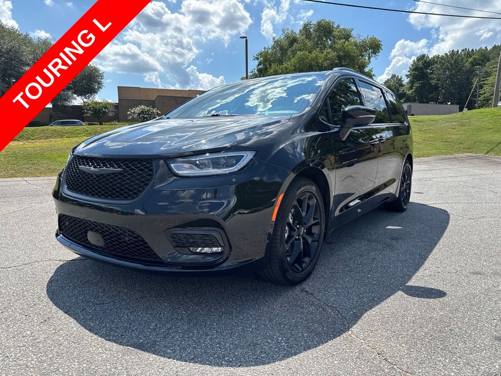  2023 Chrysler Pacifica Touring L FWD   