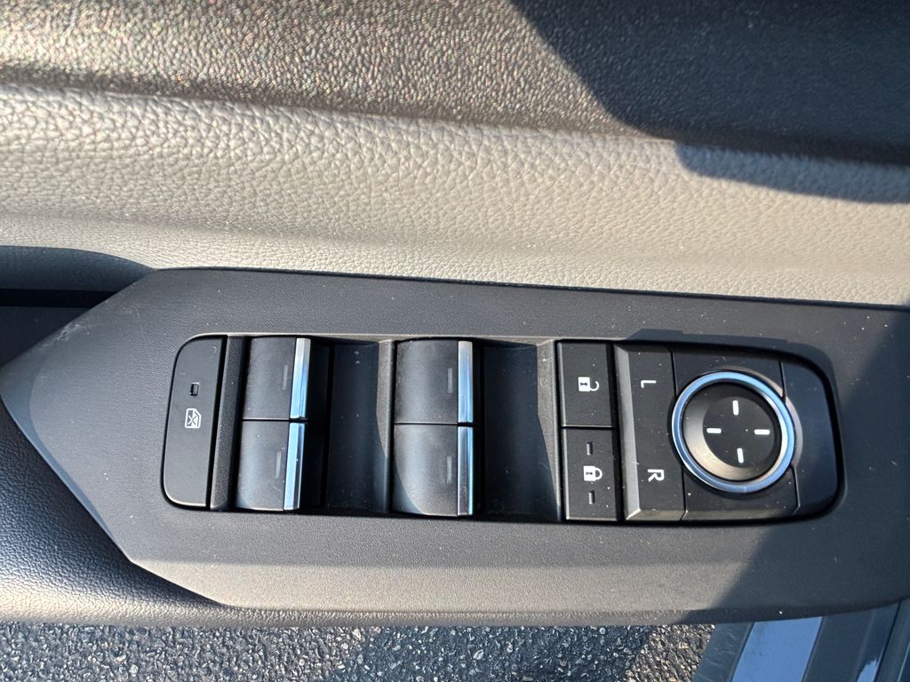 Thumbnail: 2024 Toyota Prius - 27