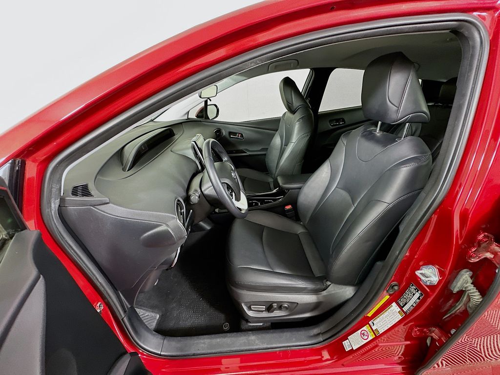 Thumbnail: 2018 Toyota Prius Prime - 21