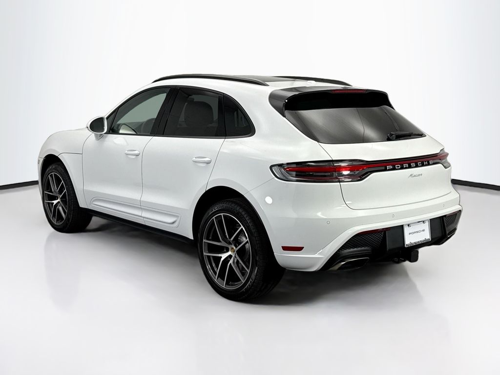Thumbnail: 2026 Porsche Macan - 3