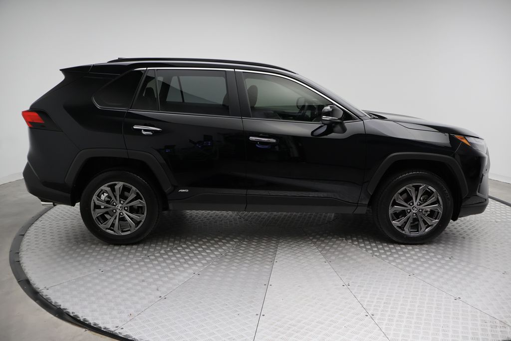 Thumbnail: 2025 Toyota RAV4 - 7