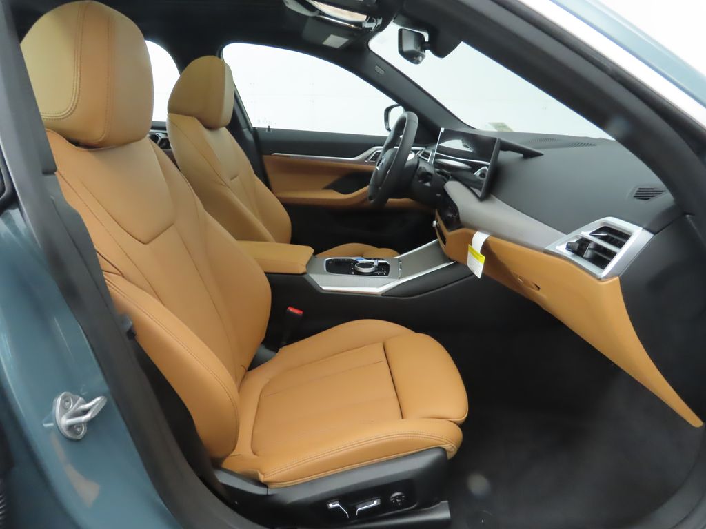Thumbnail: 2025 BMW i4 - 21