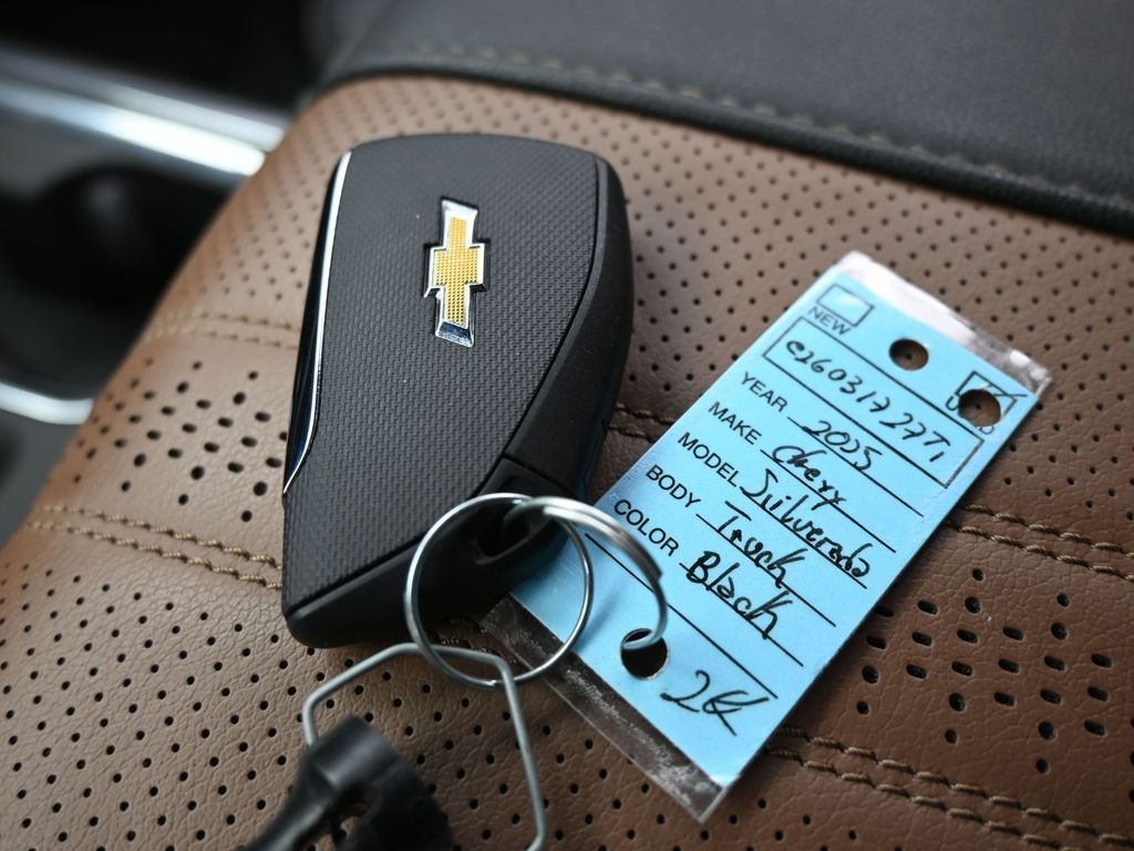 Used 2025 Black Chevrolet High Country image 34