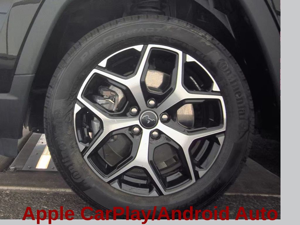 2025 Diamond Black Crystal Pearlcoat Jeep Compass Limited 4X4 SUV