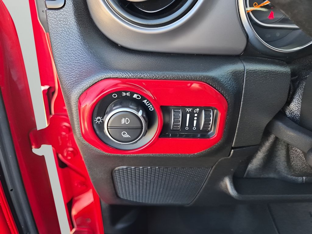 Used Car 2021 Jeep Gladiator  Willys For Sale Under $30,000 In Austin, Texas