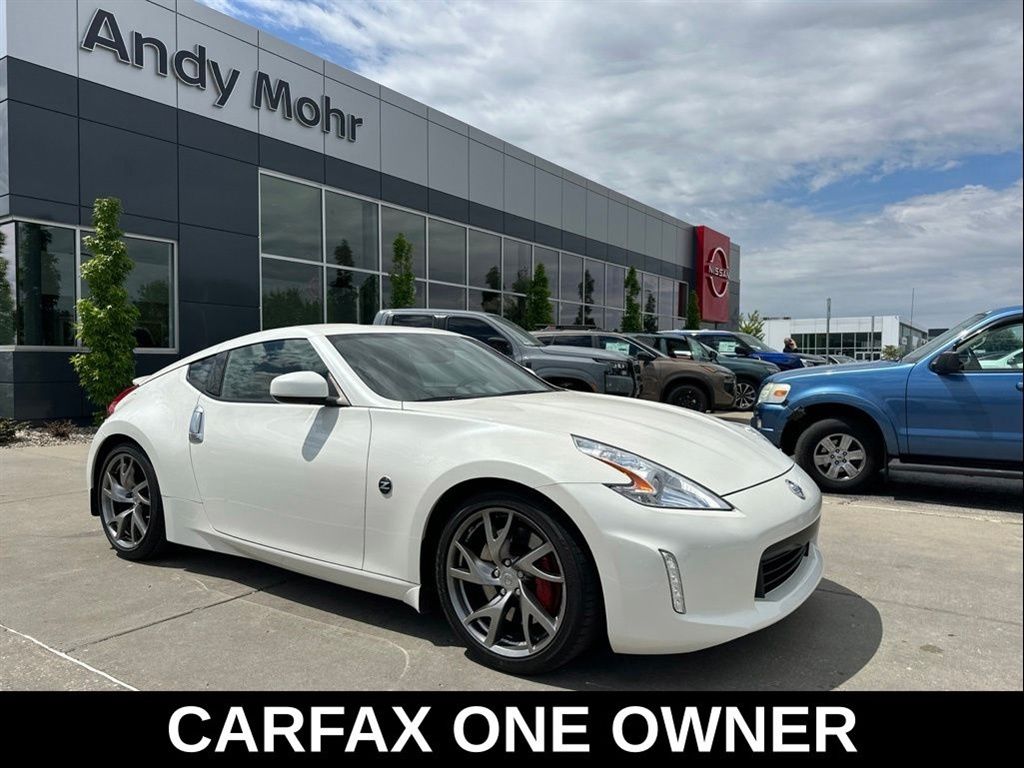 Pearl White 2016 Nissan 370Z Sport Coupe Rear-Wheel Drive 7-Speed Automatic