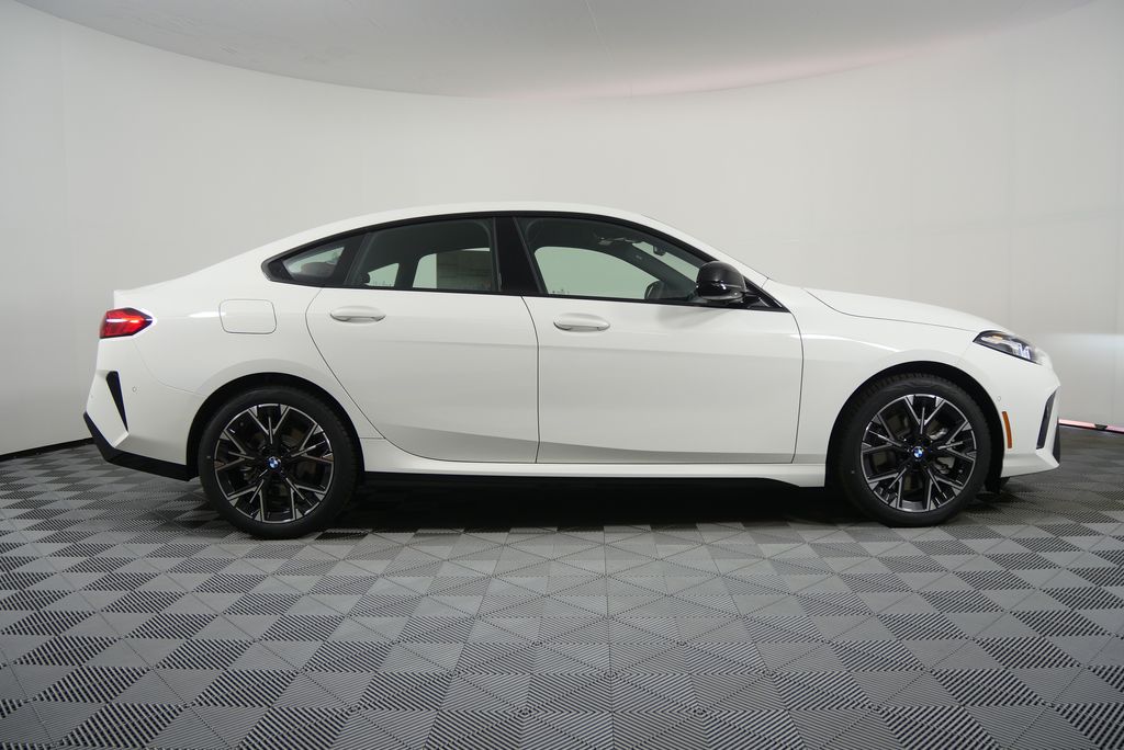Thumbnail: 2026 BMW 2 Series - 2