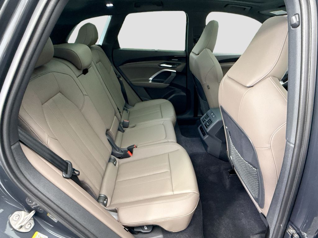 Thumbnail: 2025 Audi Q5 - 22