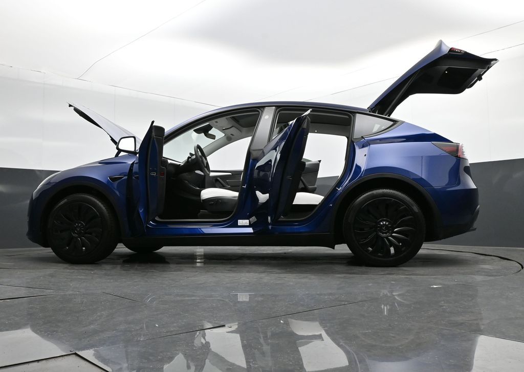 2024 Tesla Model Y Long Range Dual Motor All-Wheel Drive