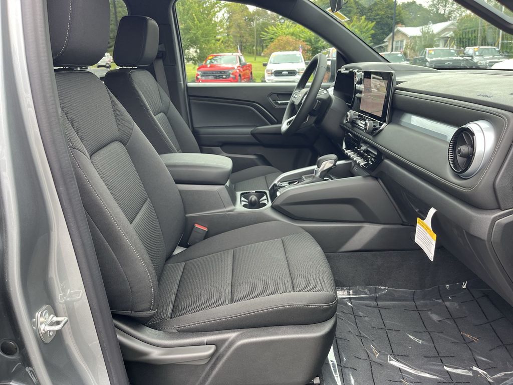 2024 Chevrolet Colorado LT photo