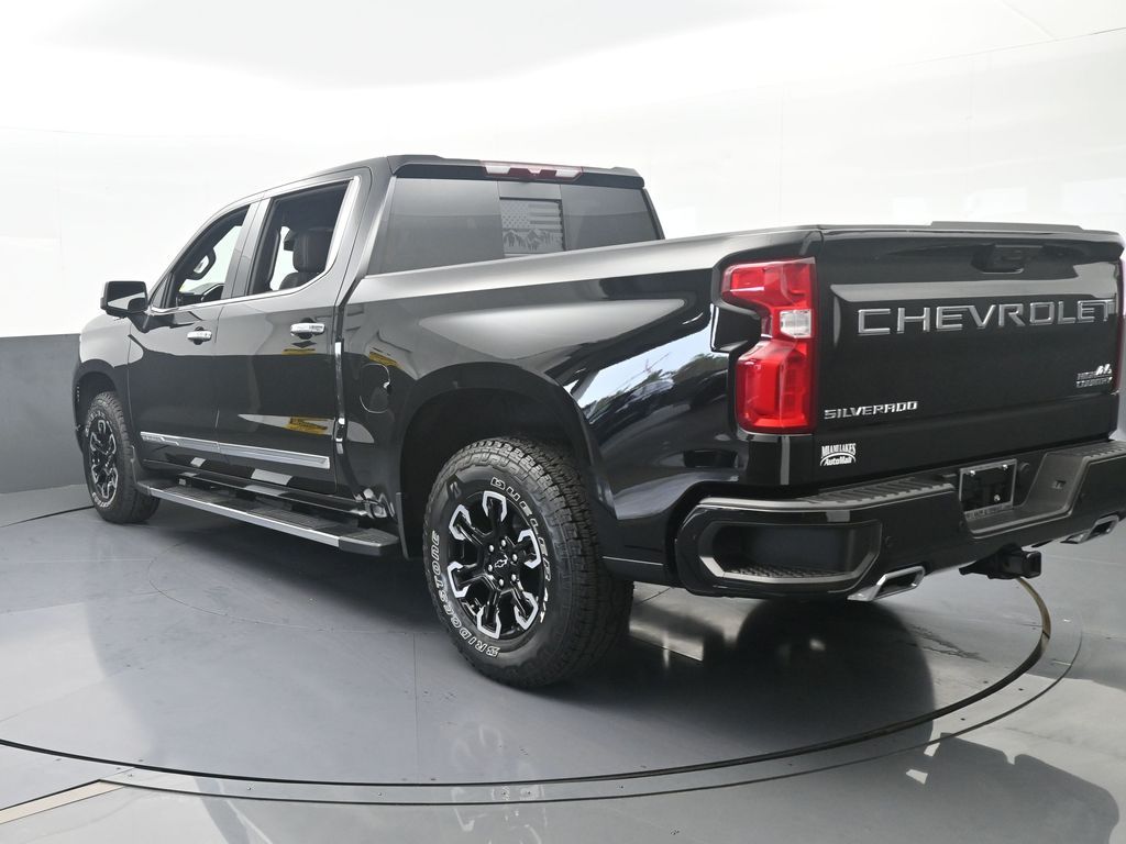 Used 2025 Black Chevrolet High Country image 4