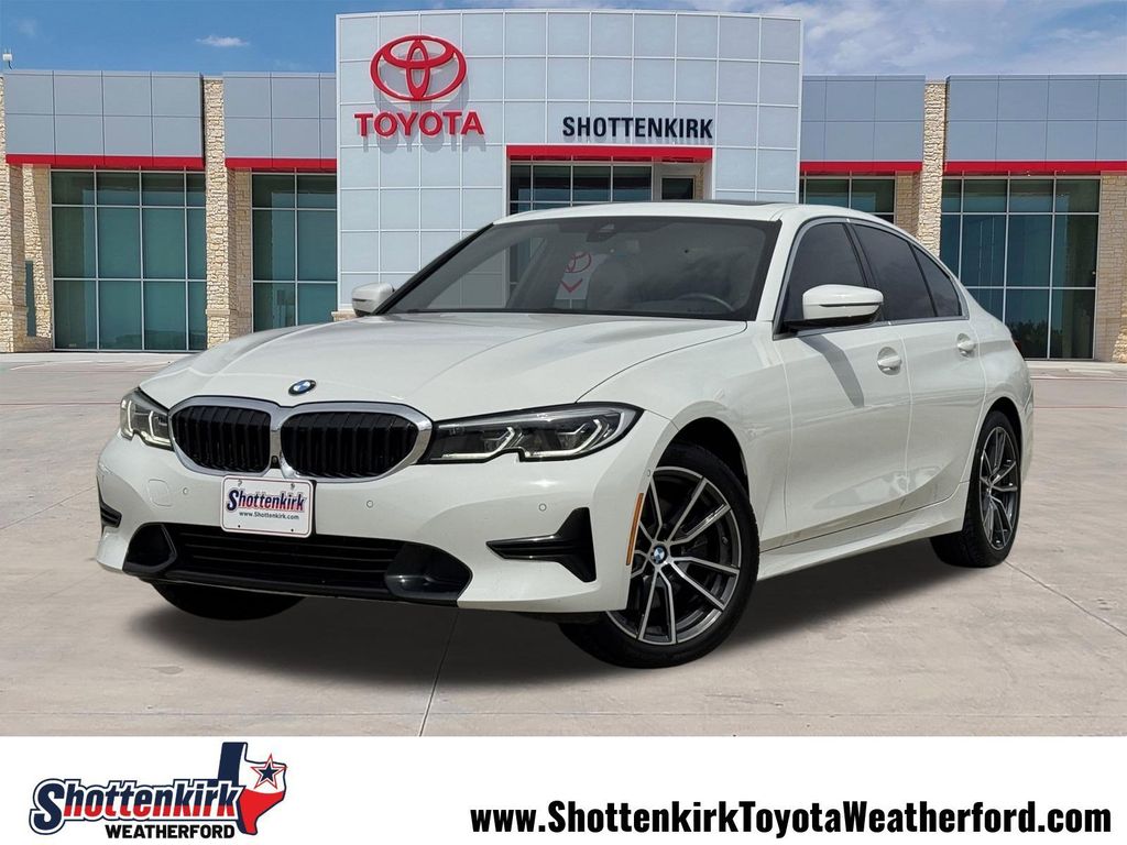 2021 BMW 3 Series 330i Sedan's photo