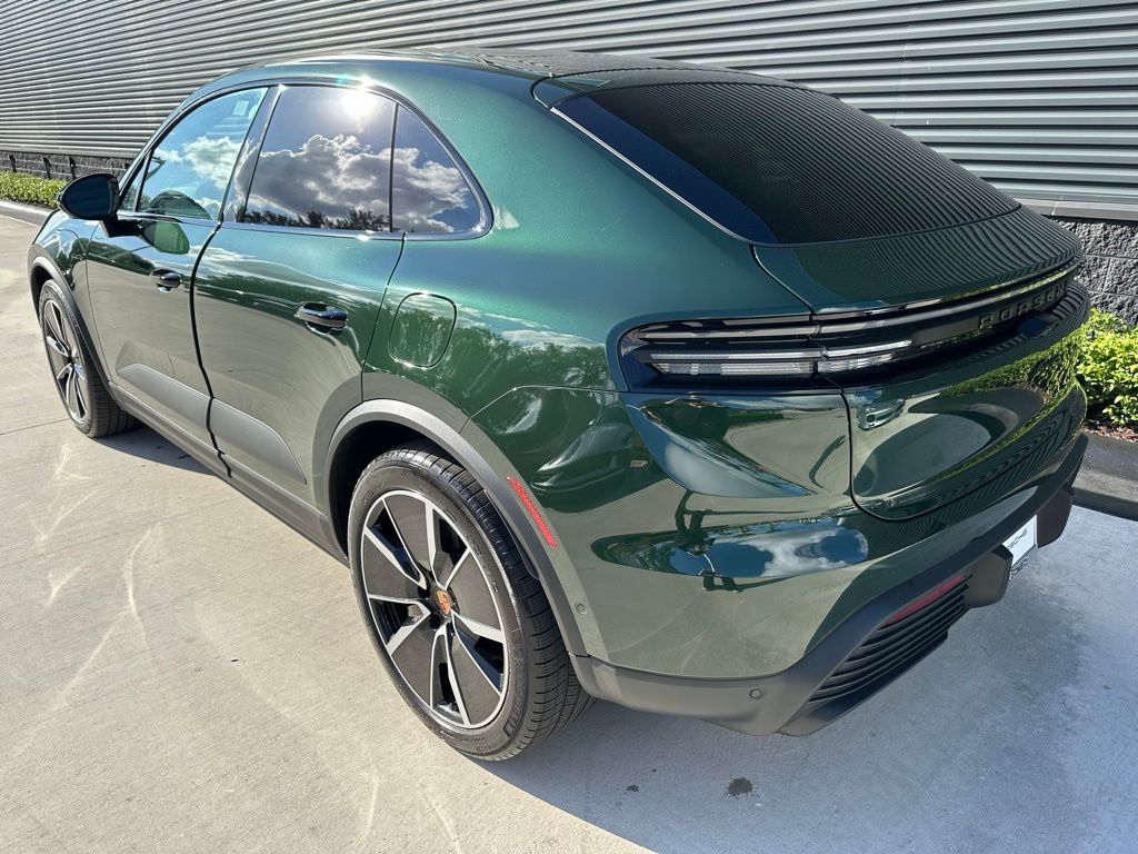 Thumbnail: 2025 Porsche Macan - 3