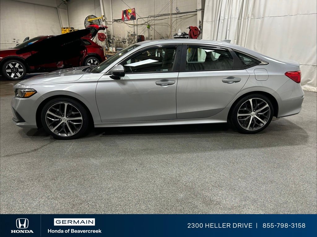Used 2022 Silver Honda Touring image 5