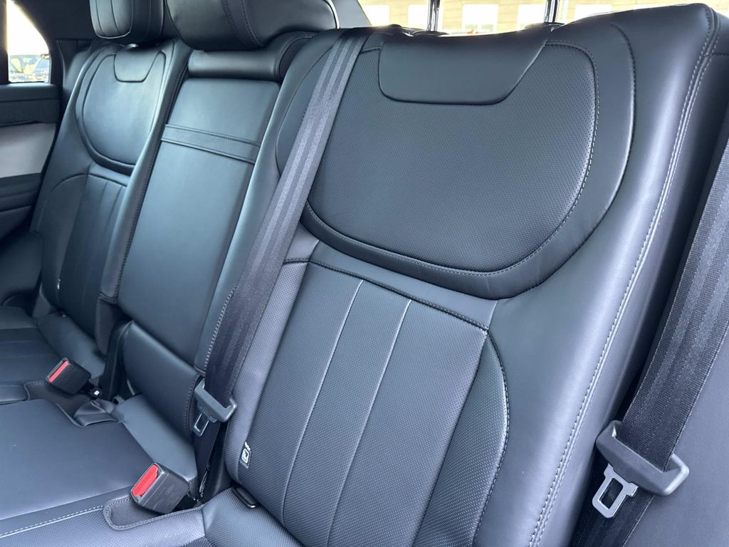 Certified Used 2025 Gray Land Rover Dynamic SE image 15