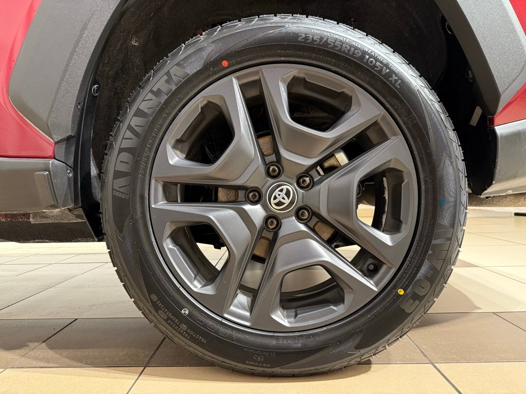 Thumbnail: 2024 Toyota RAV4 - 9