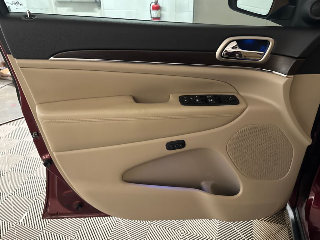 Used 2017 Red Jeep Limited image 16