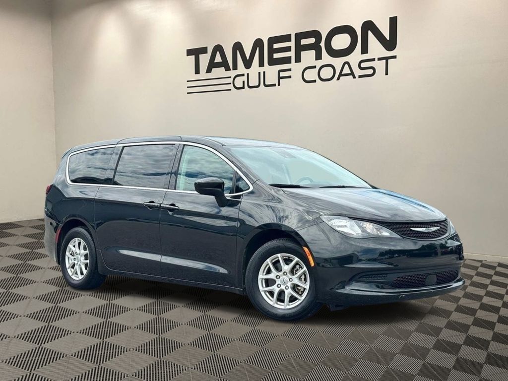 Brilliant Black Crystal Pearlcoat 2023 Chrysler Voyager LX FWD Minivan Front-Wheel Drive 9-Speed Automatic