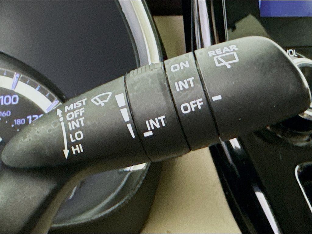 Used Car 2022 Toyota Highlander Hybrid  Limited For Sale Under $40,000 In Austin, Texas