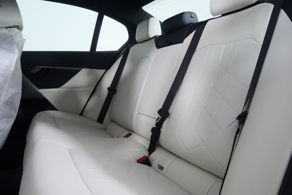 Thumbnail: 2026 BMW 5 Series - 17