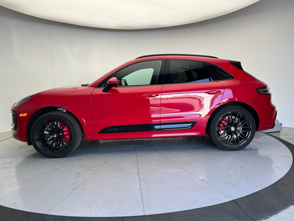 Thumbnail: 2022 Porsche Macan - 2