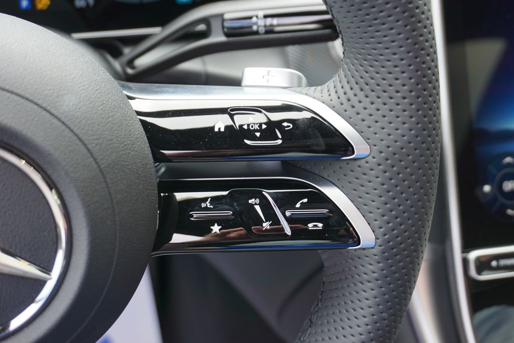 Thumbnail: 2026 Mercedes-Benz GLC - 28