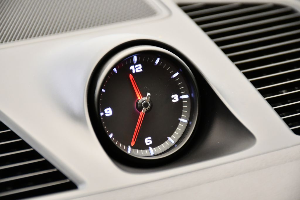 Thumbnail: 2022 Porsche Cayenne - 20