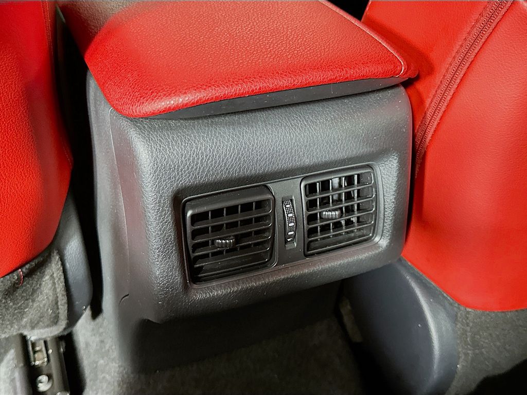 Thumbnail: 2022 Toyota Camry - 26