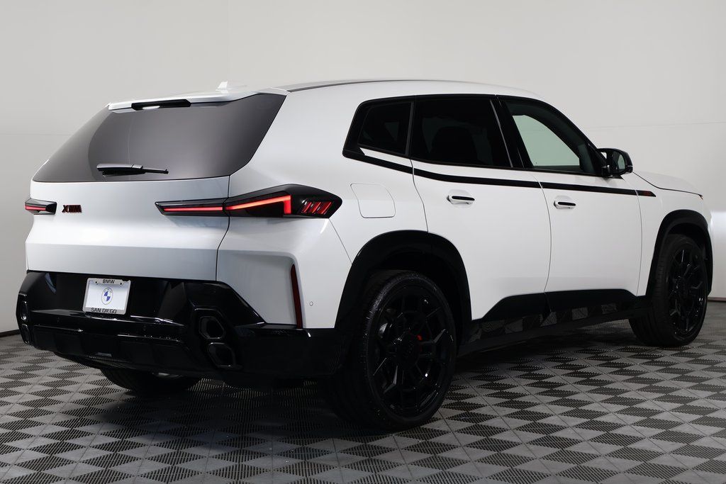 Thumbnail: 2026 BMW XM - 2