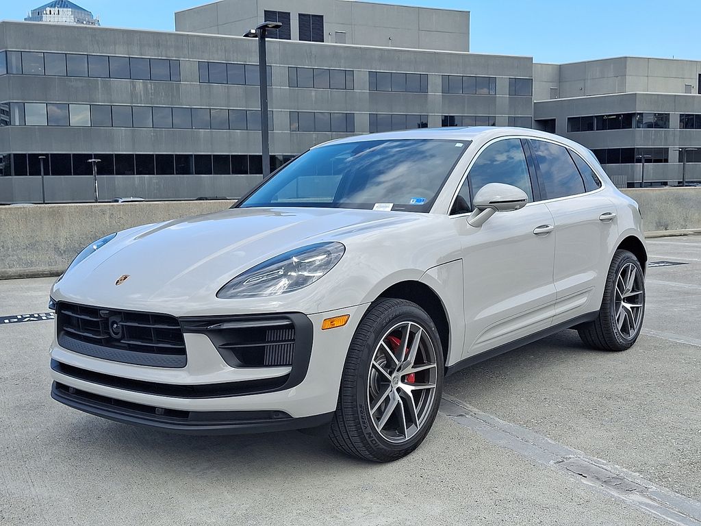 Thumbnail: 2026 Porsche Macan - 1