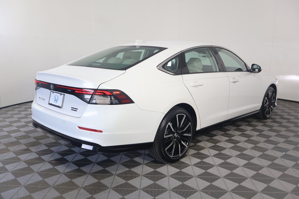 2025 Honda Accord Touring 2