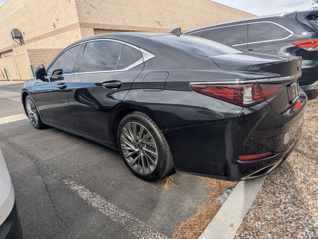 Used 2020 Lexus ES Sedan