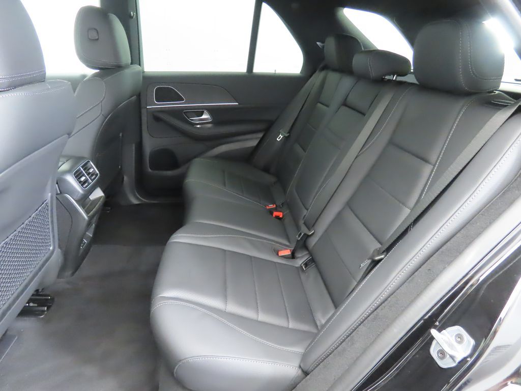 Thumbnail: 2026 Mercedes-Benz GLE - 21