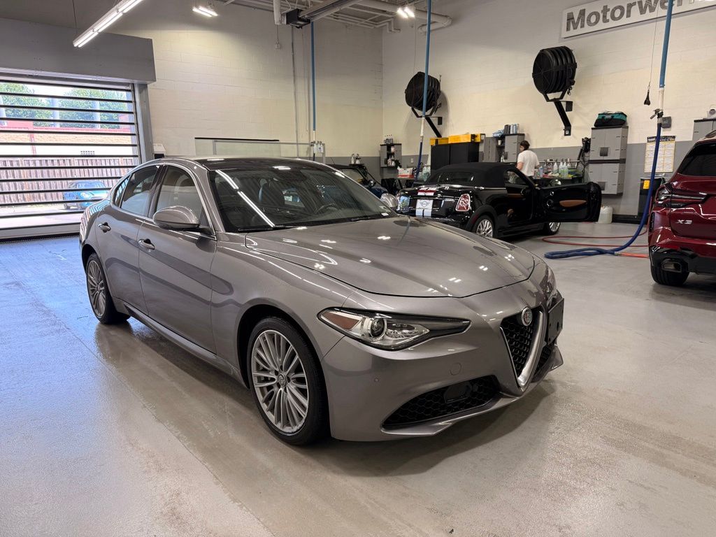Thumbnail: 2019 Alfa Romeo Giulia - 7