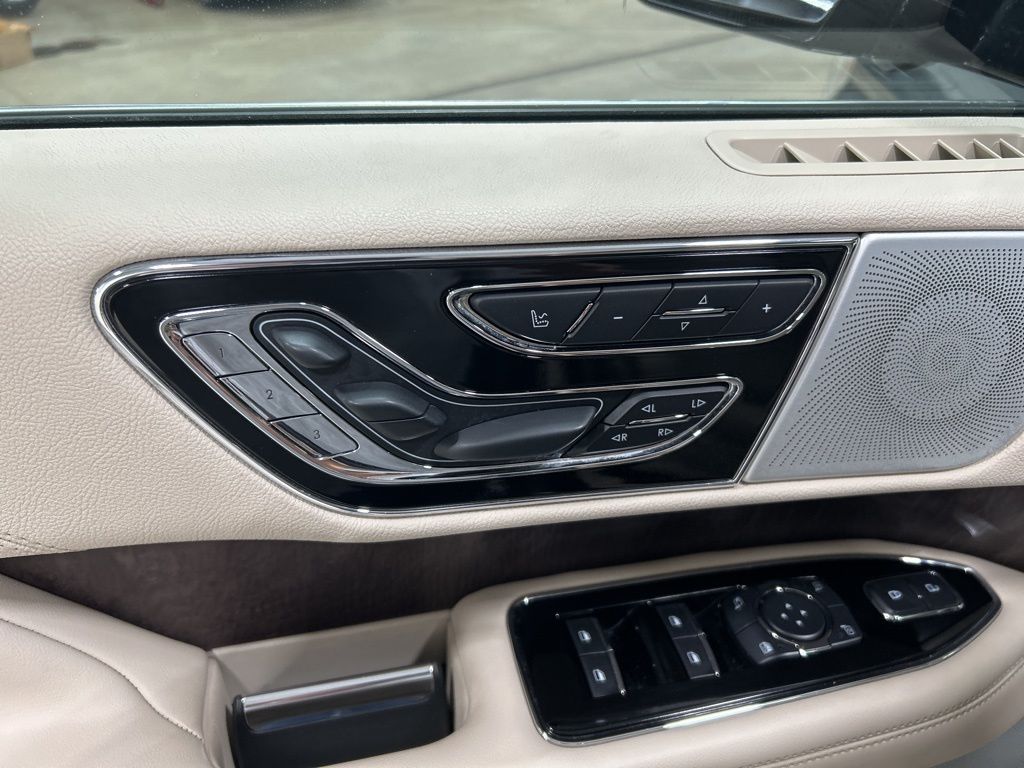 used 2021 Lincoln Navigator L car, priced at $39,993