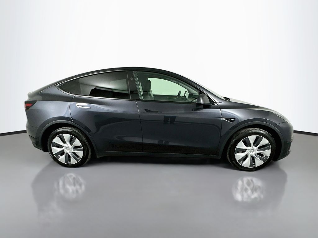 Thumbnail: 2024 Tesla Model Y - 4