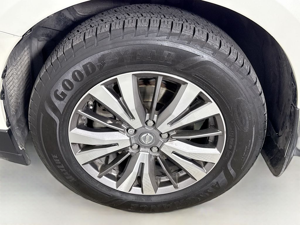 Thumbnail: 2017 Nissan Pathfinder - 30