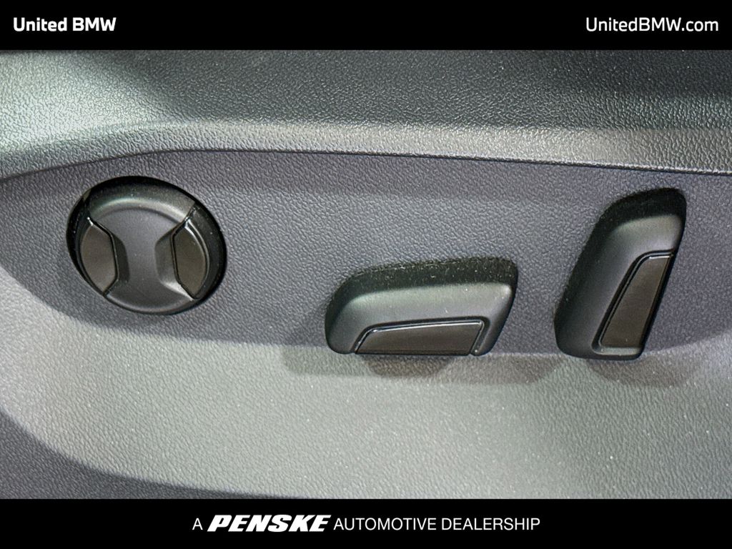 Thumbnail: 2022 Volkswagen Taos - 4