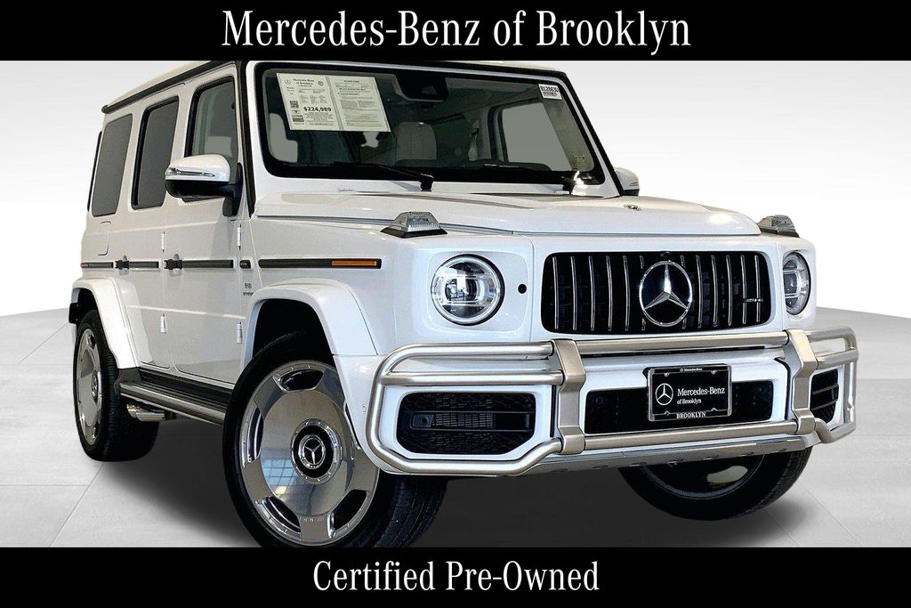 MANUFAKTUR Moonlight White Metallic 2022 Mercedes-Benz G-Class AMG G 63 4MATIC SUV / Crossover All-Wheel Drive 9-Speed Automatic