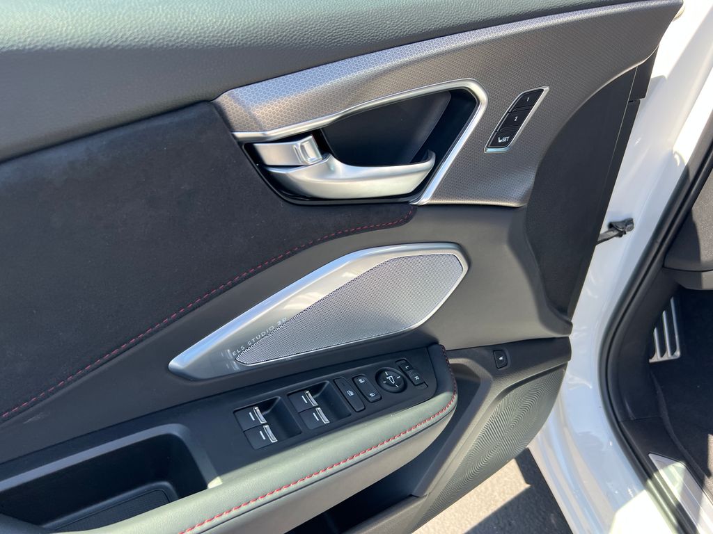 Thumbnail: 2026 Acura RDX - 13